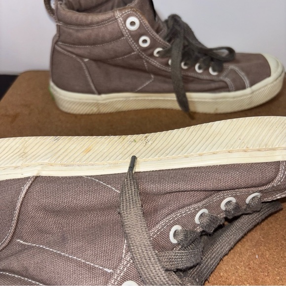 Cariuma Pantone Unisex Beige Tan High-Top Sneakers Men's 6.5 Women's 8 Lace Up - Picture 8 of 14